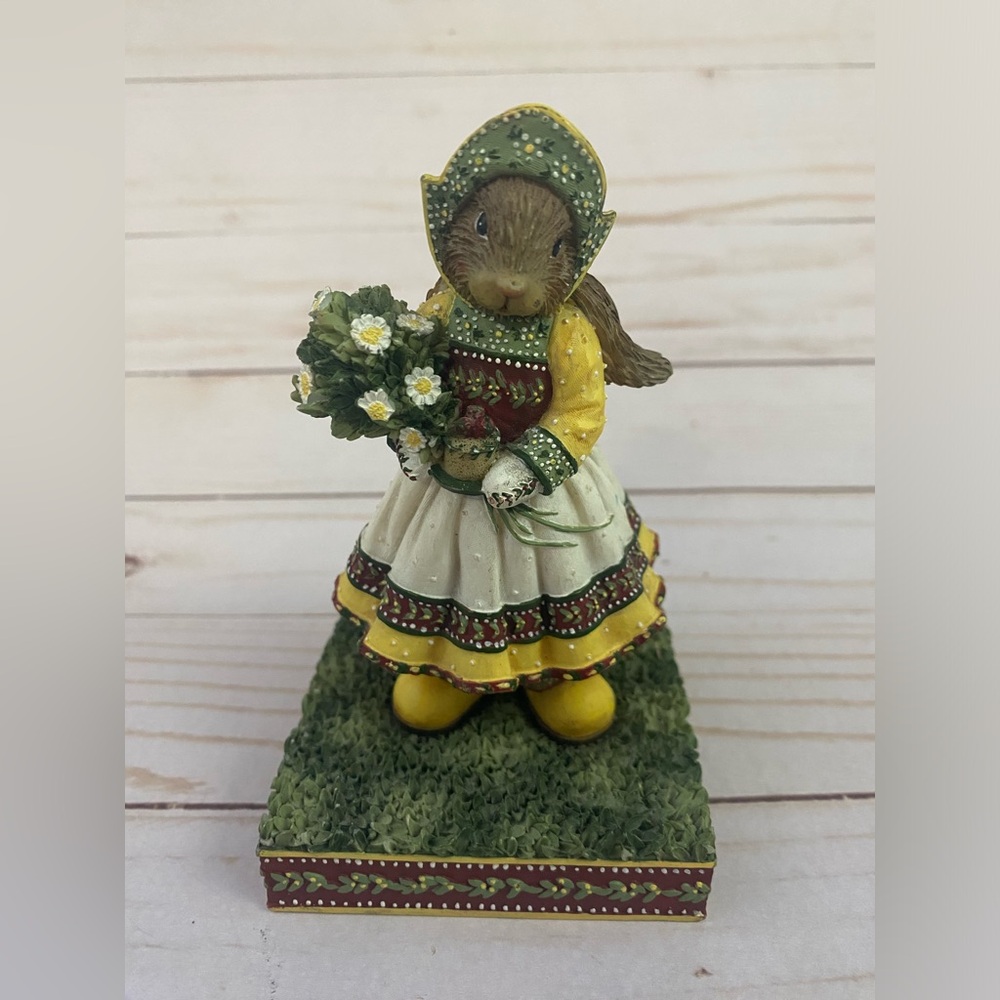 Demdaco Woodsong Bunny Figurine A SPECIAL DAY 2002 Figurine